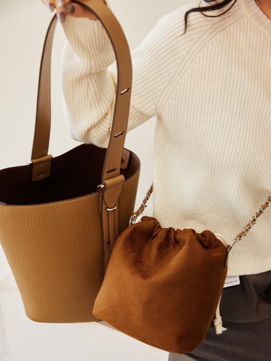 Soft leather | Adjustable Bucket Bag