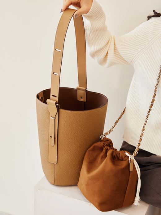 Soft leather | Adjustable Bucket Bag