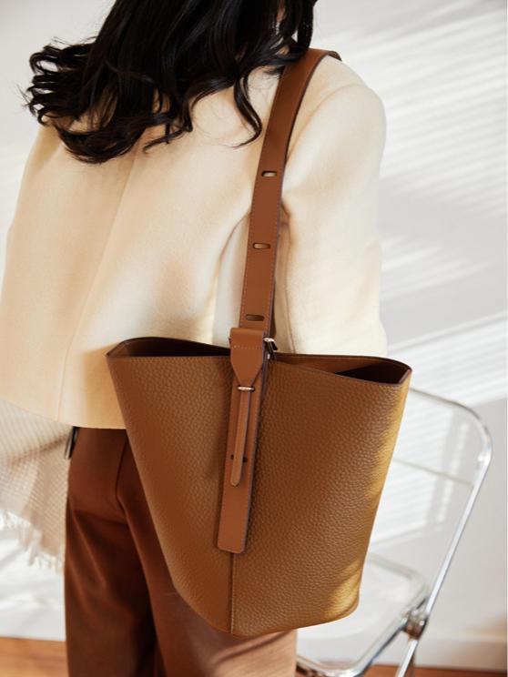 Soft leather | Adjustable Bucket Bag