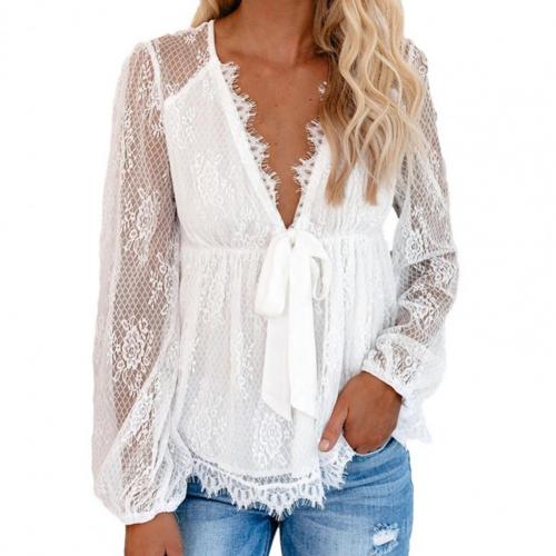 Solfrid | Elegant Blouse in Lace with Bold V-Neck
