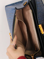 EMBOSSED™ - CHIC TEXTURED HANDBAG